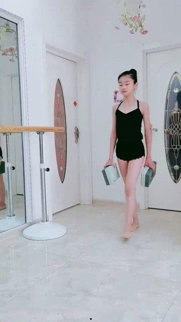 压腿疼痛视频,压腿疼痛缓解技巧与注意事项揭秘